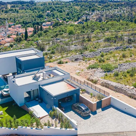 Simun Villa